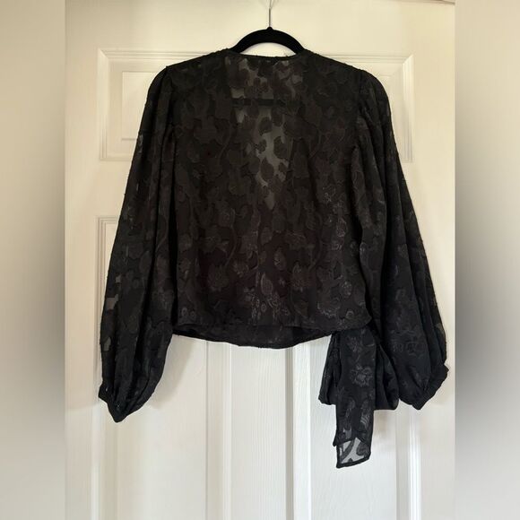 Woman Express sheer black floral wrap blouse size S - Picture 3 of 3